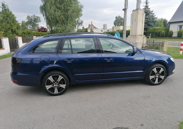 Skoda Superb cena 29999 przebieg: 218000, rok produkcji 2010 z Gniezno małe 436